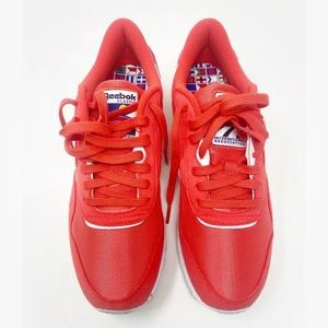 Reebok Classic Sneakers 9.5 Women